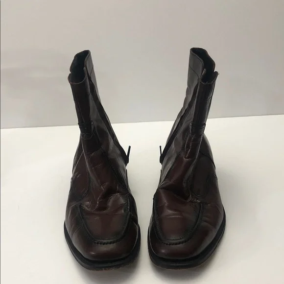 Florsheim Essex Moc Toe Zipper Ankle Boots in Black Cherry display picture 1
